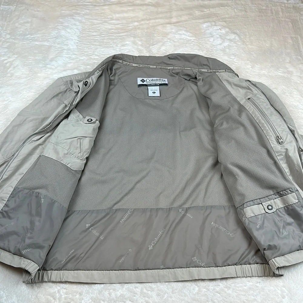 Gray Lightweight‎ Windbreaker Jacket with Elastic Cuffs